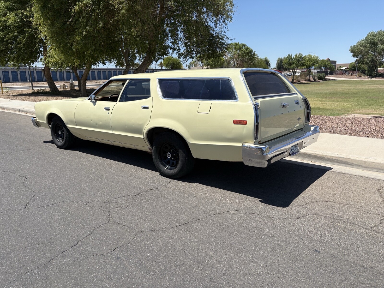 Ford-LTD-II-1977-3