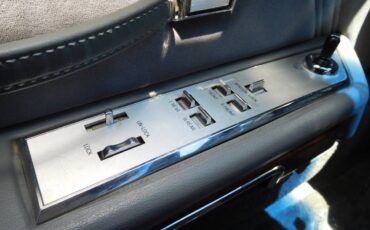 Ford-Ltd-crown-victoria-1988-13