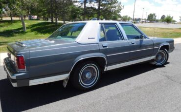 Ford-Ltd-crown-victoria-1988-3