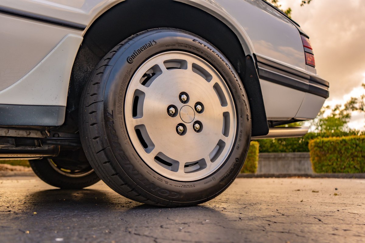 Ford-MUSTANG-SVO-1986-18