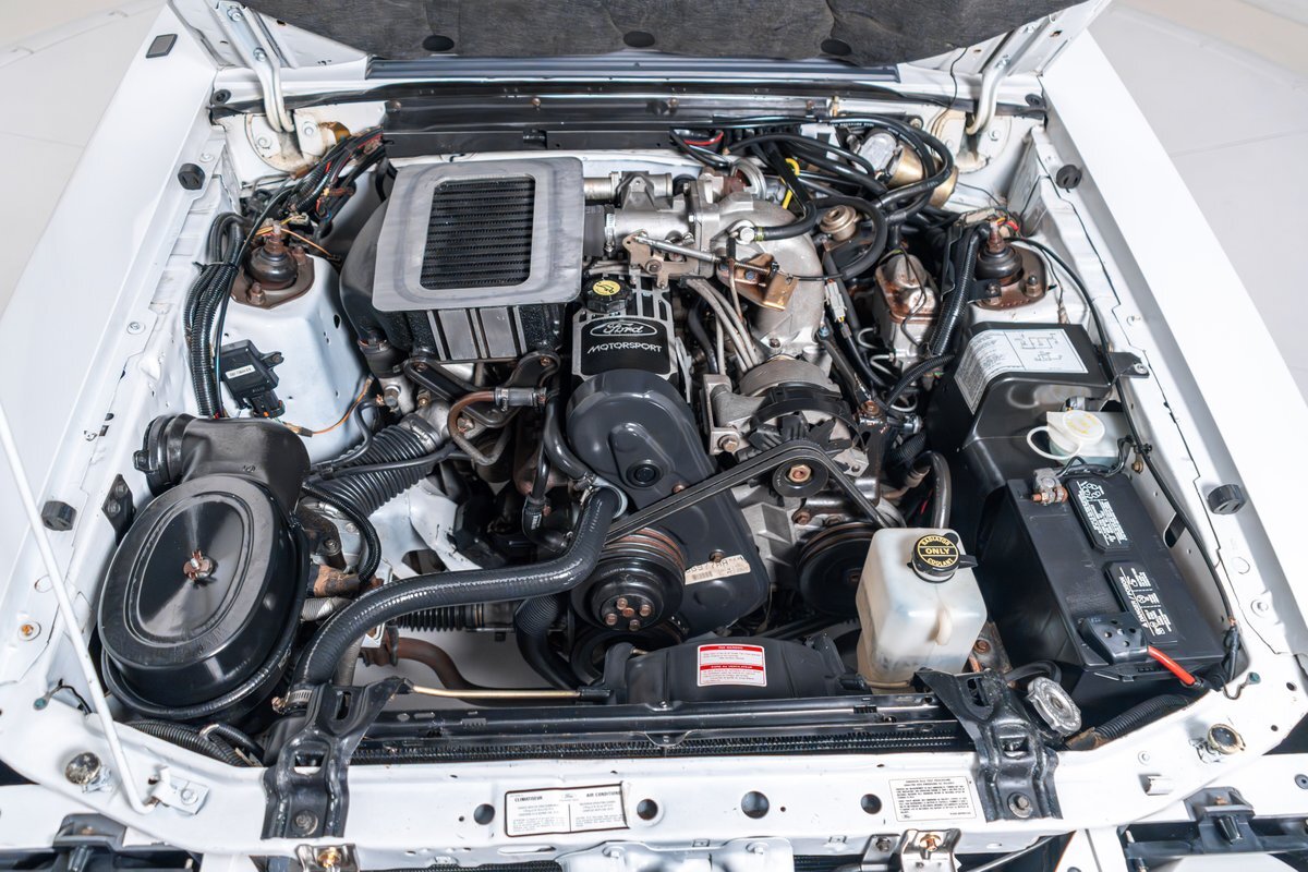 Ford-MUSTANG-SVO-1986-26