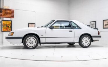 Ford-MUSTANG-SVO-1986-3