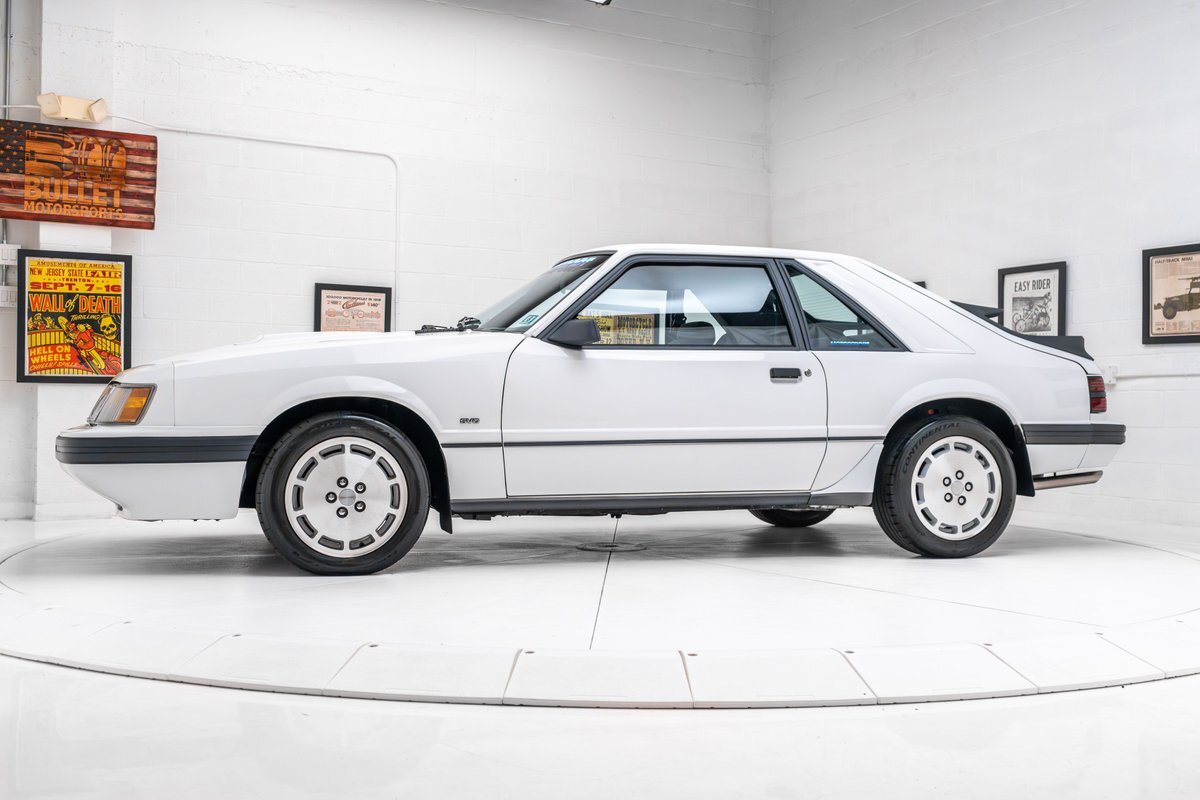 Ford-MUSTANG-SVO-1986-3