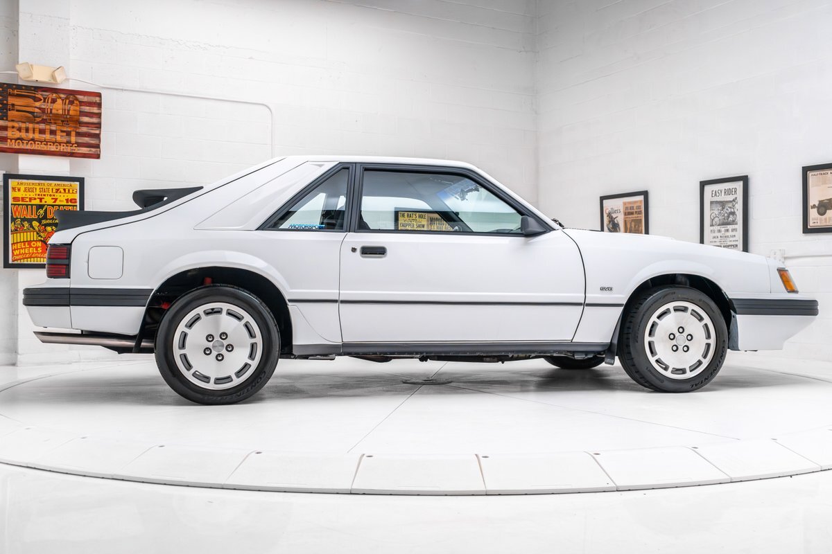 Ford-MUSTANG-SVO-1986-37