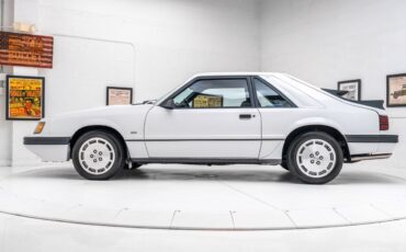 Ford-MUSTANG-SVO-1986-4