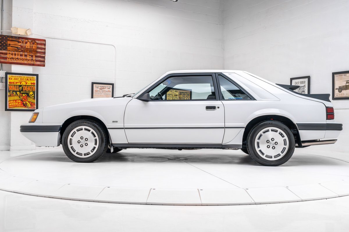 Ford-MUSTANG-SVO-1986-4