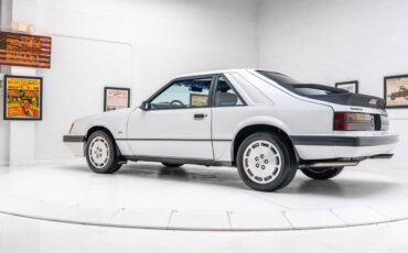 Ford-MUSTANG-SVO-1986-5