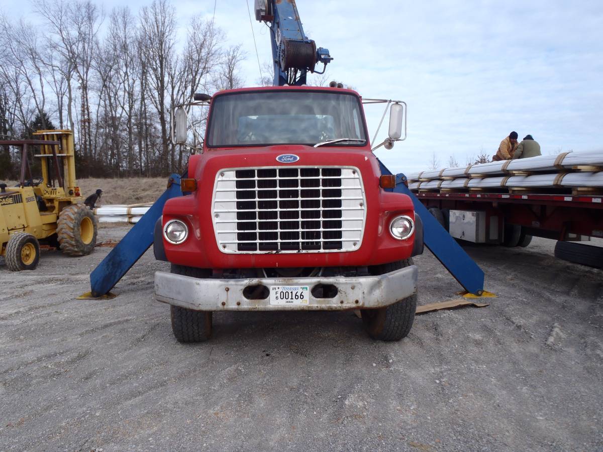 Ford-Manitex-diesel-1980-red-1