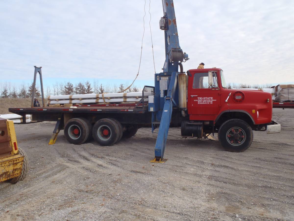 Ford-Manitex-diesel-1980-red-2