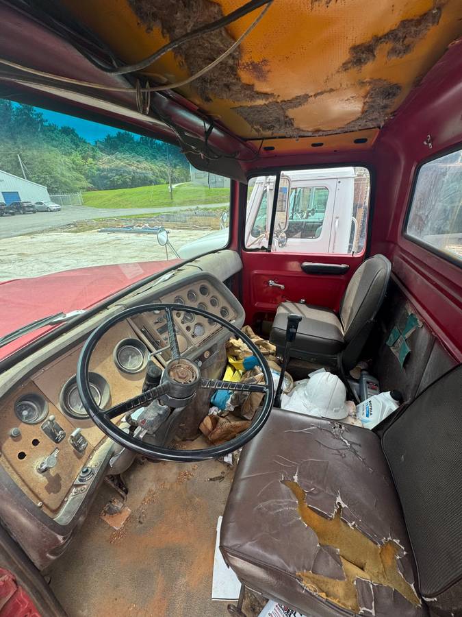 Ford-Manitex-diesel-1980-red-8