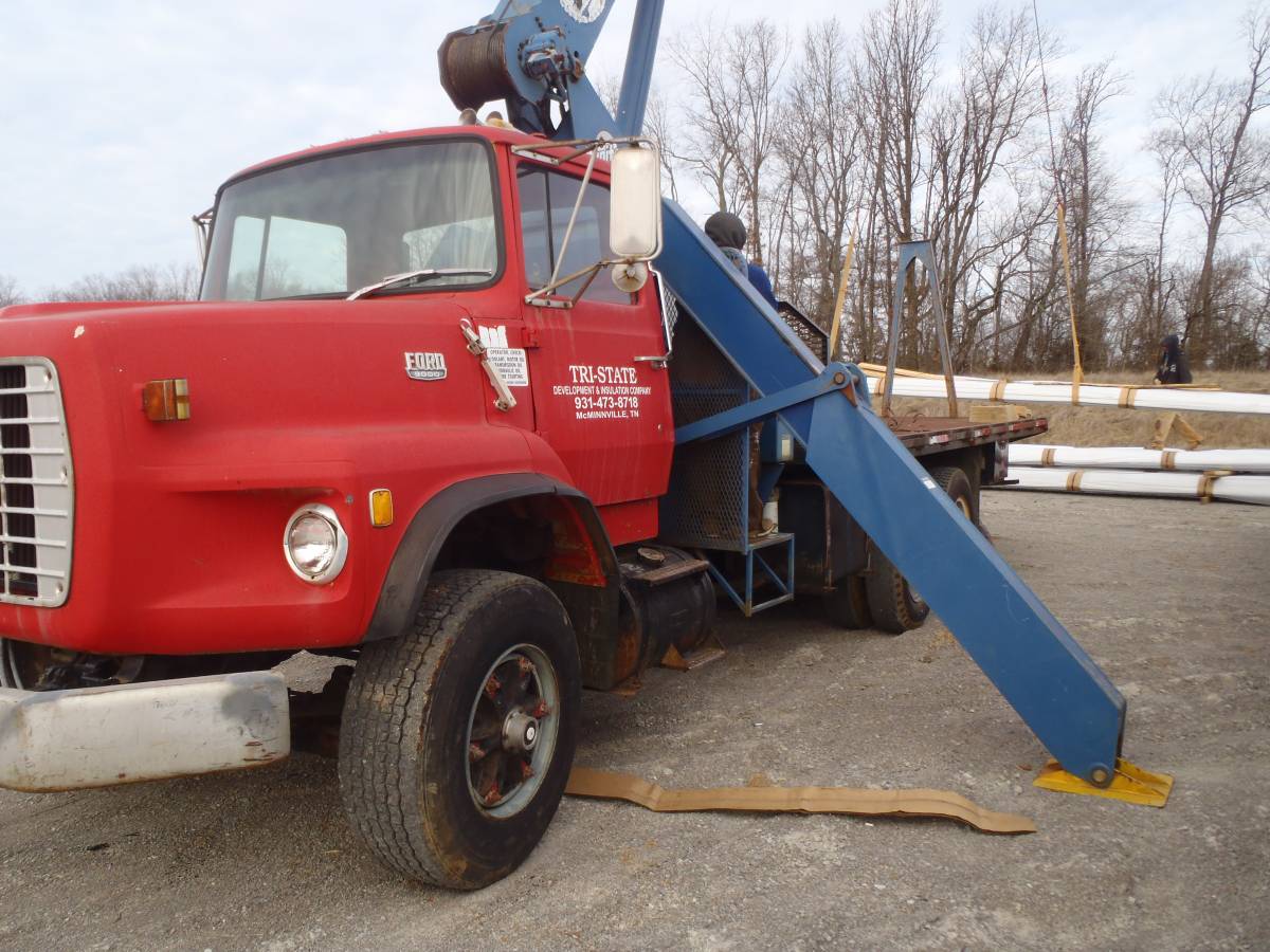 Ford Manitex diesel  1980 red
