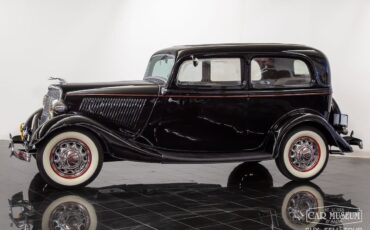 Ford-Model-40-1934-Sedan-1