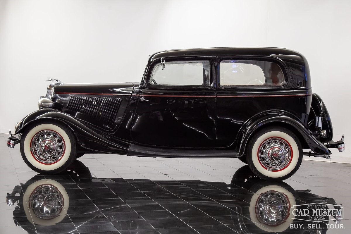 Ford-Model-40-1934-Sedan-2