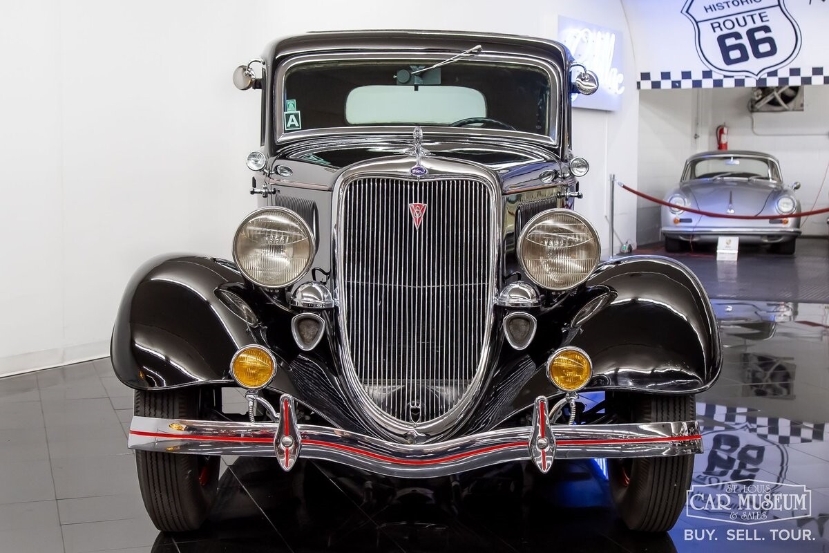 Ford-Model-40-1934-Sedan-3