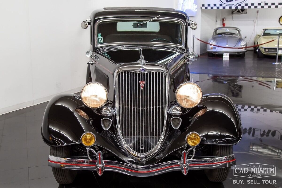 Ford-Model-40-1934-Sedan-36