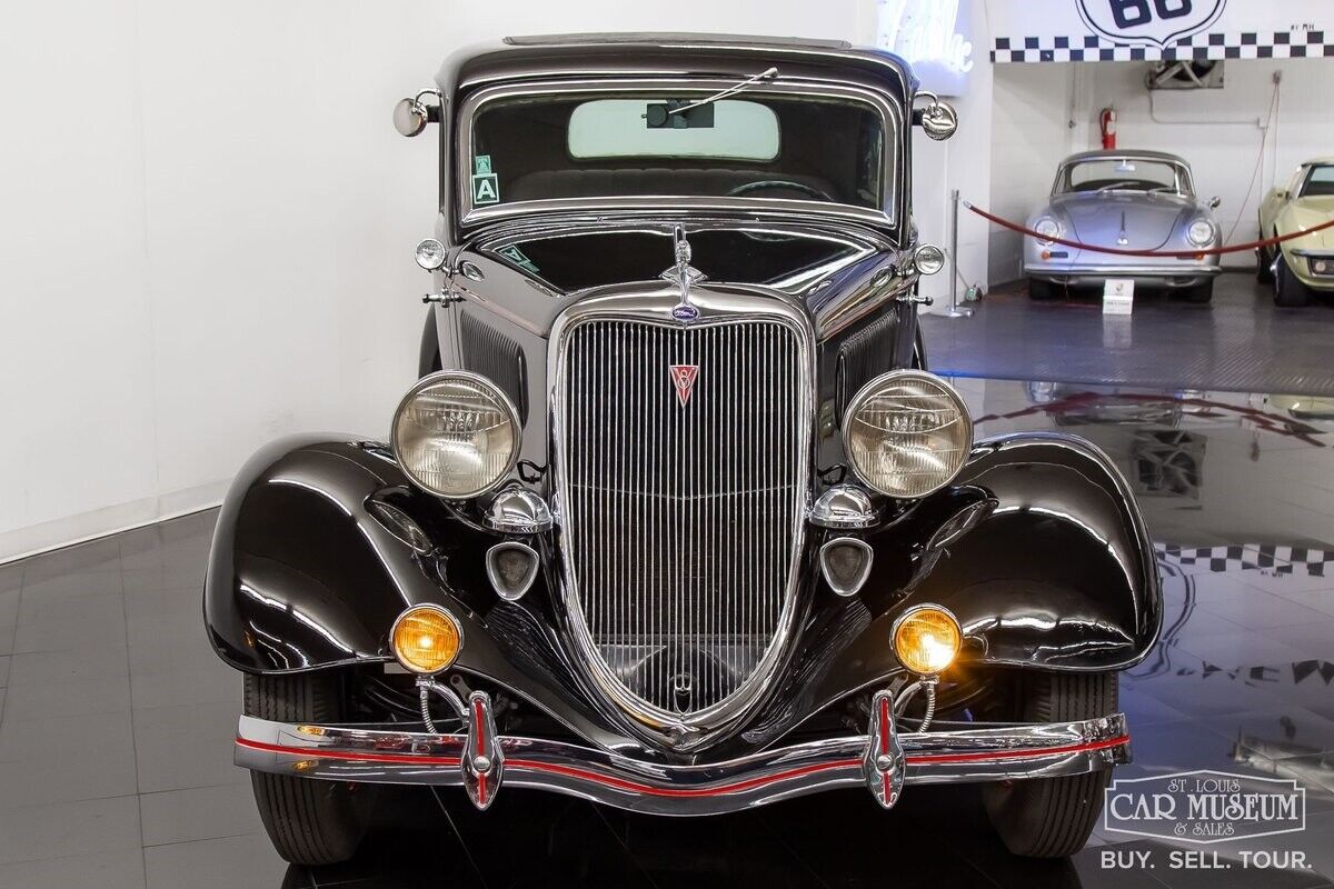 Ford-Model-40-1934-Sedan-37