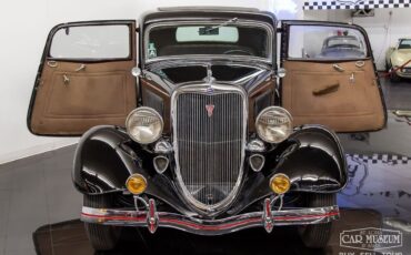 Ford-Model-40-1934-Sedan-4