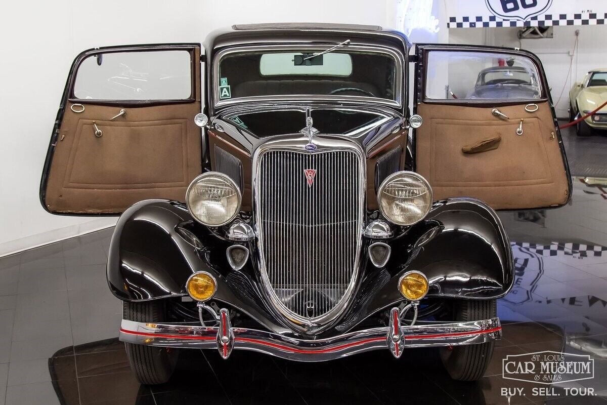 Ford-Model-40-1934-Sedan-4