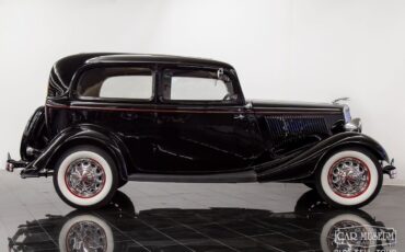 Ford-Model-40-1934-Sedan-9