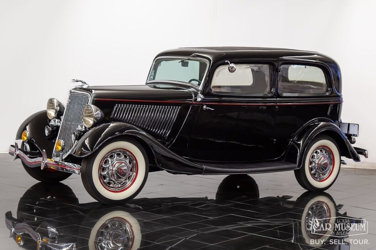 Ford-Model-40-1934-Sedan
