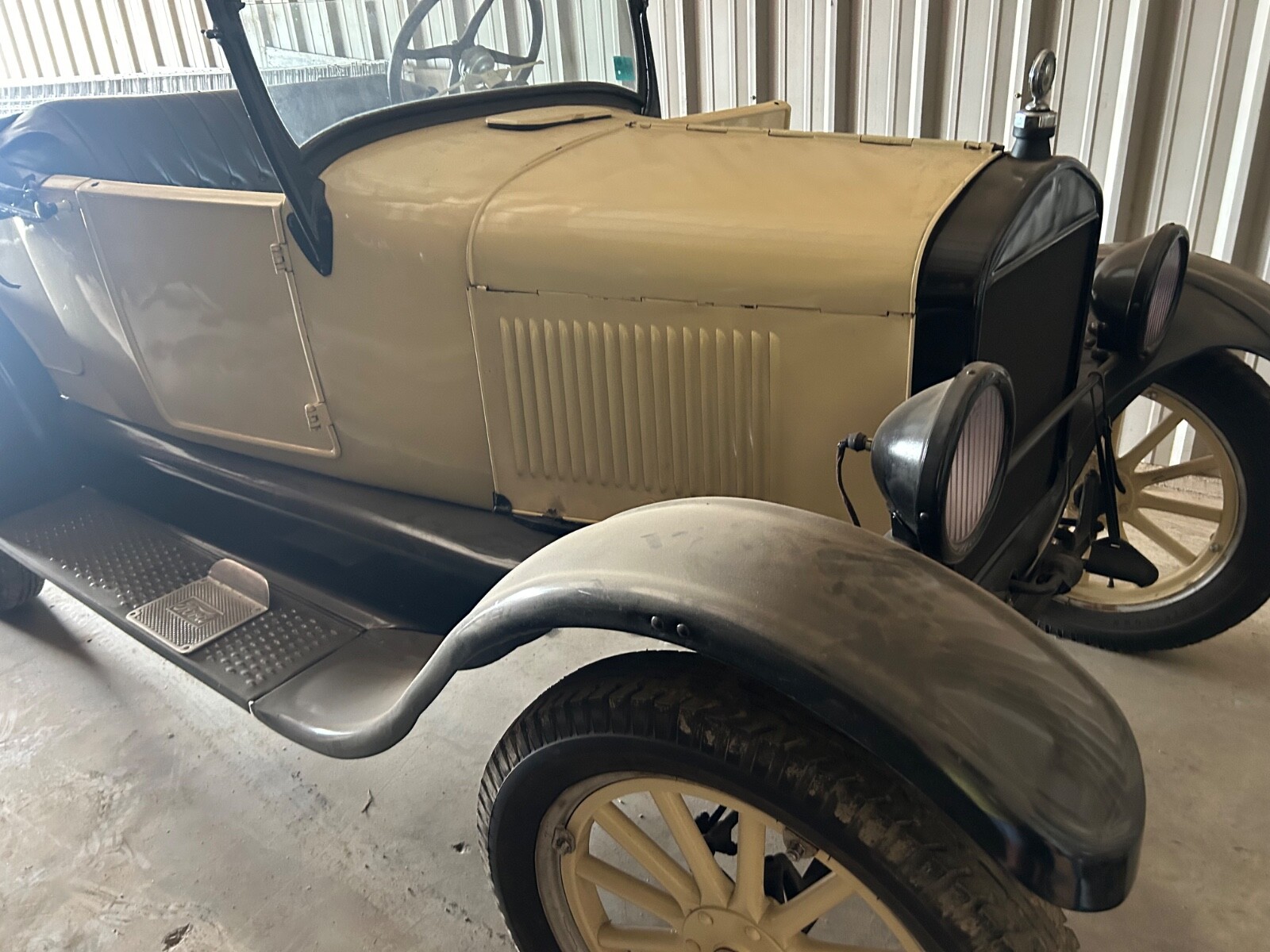 Ford-Model-A-1926-Convertible-1
