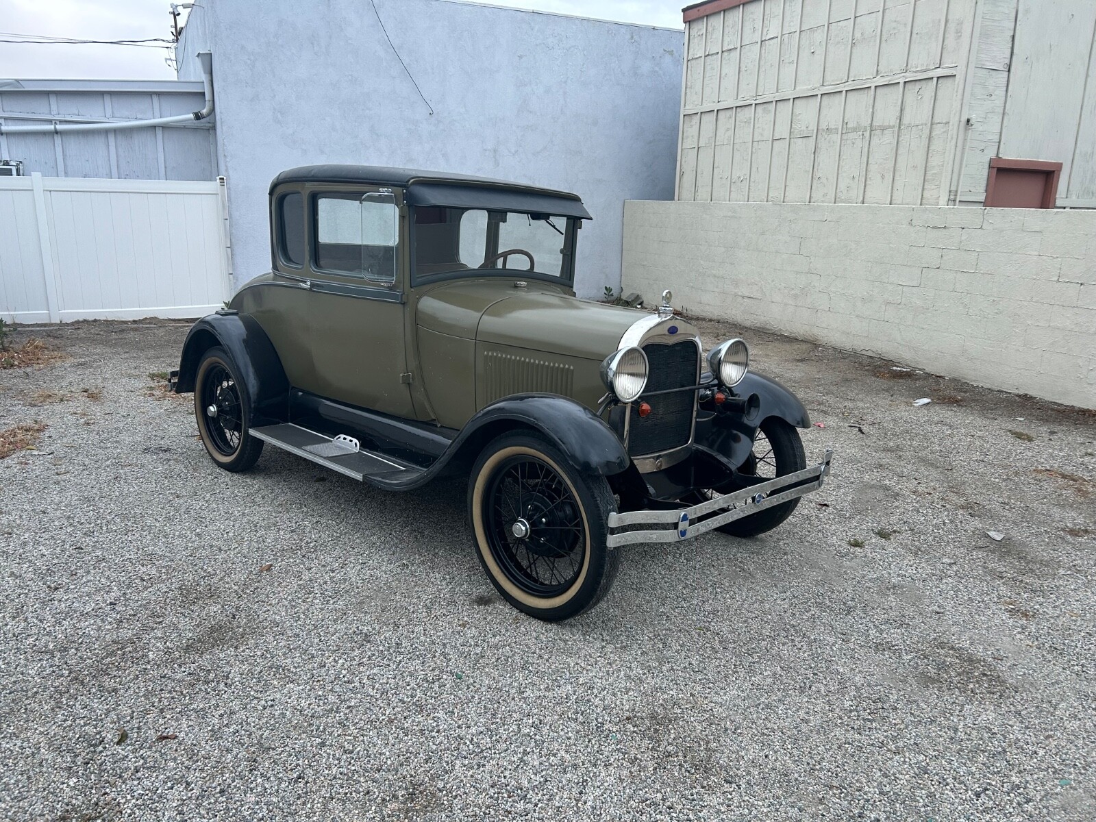 Ford-Model-A-1928-Coupe-6