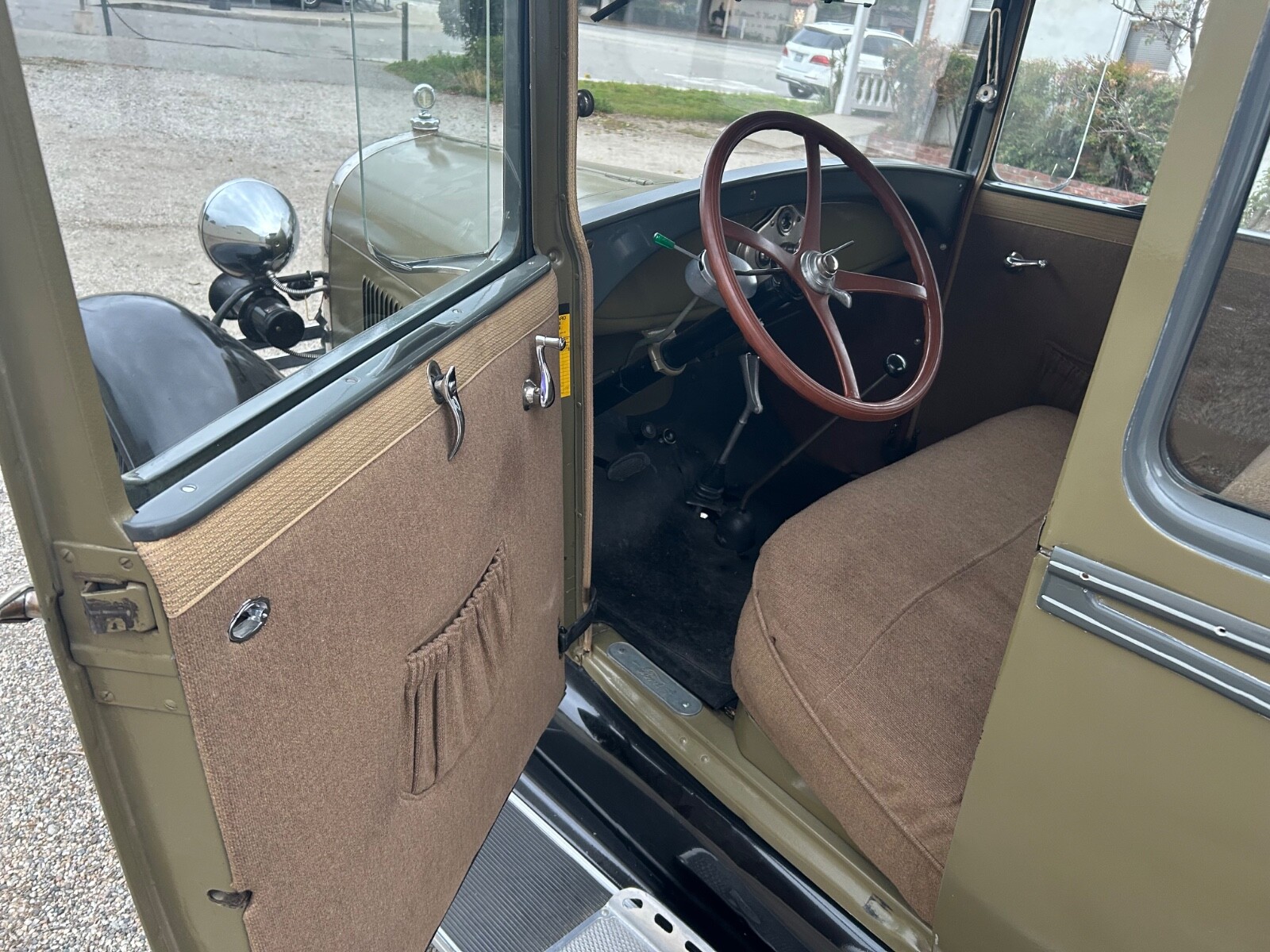 Ford-Model-A-1928-Coupe-9