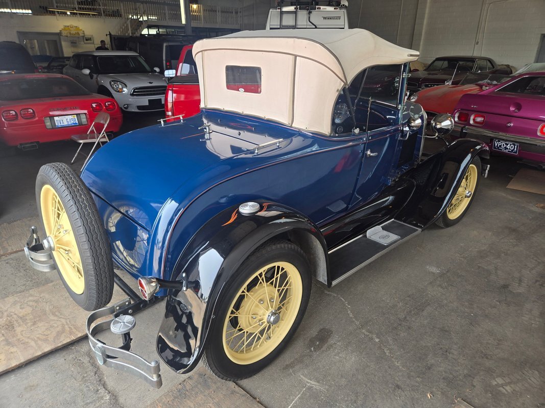 Ford-Model-A-1929-1