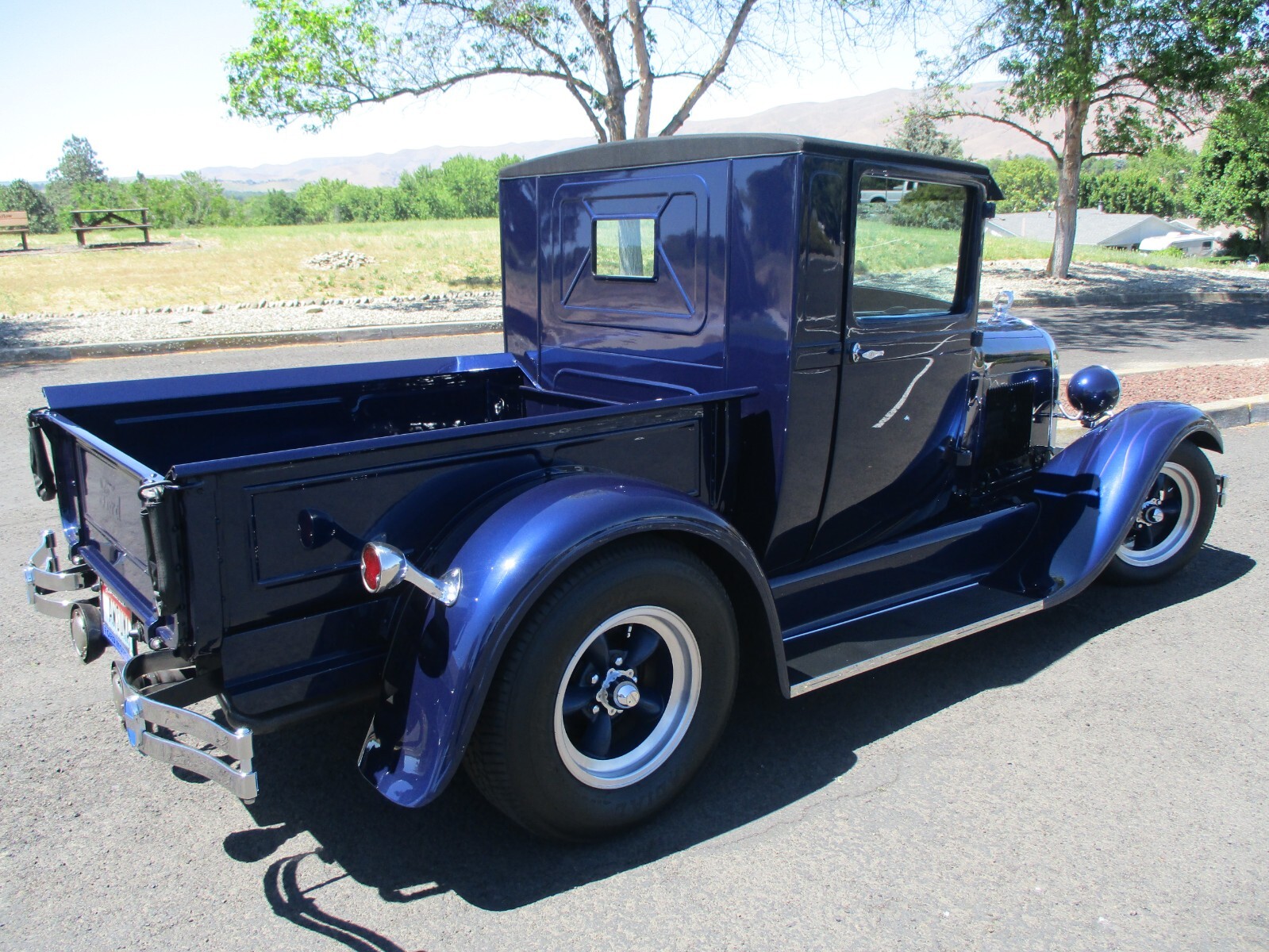 Ford-Model-A-1929-Colsed-cab-pickup-21