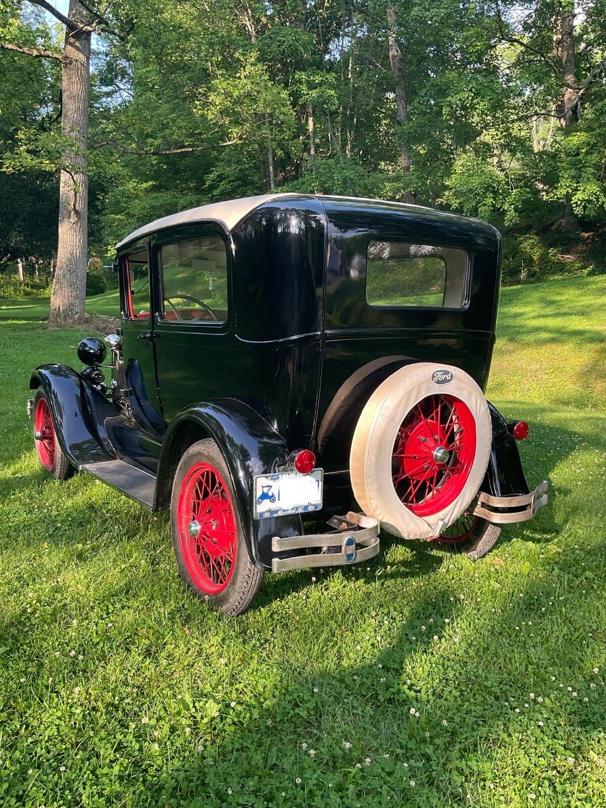 Ford-Model-A-1929-Sedan-13