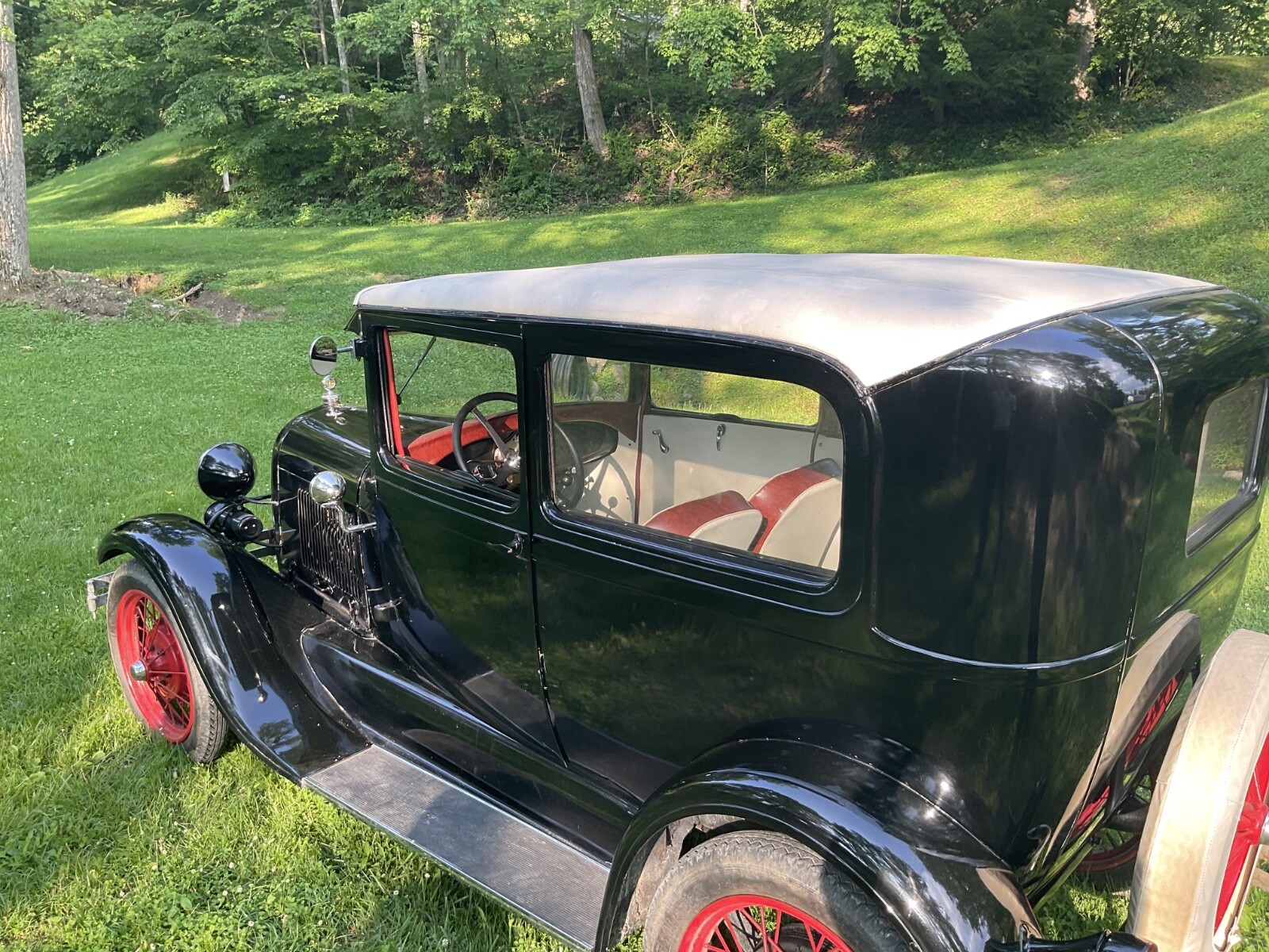 Ford-Model-A-1929-Sedan-14