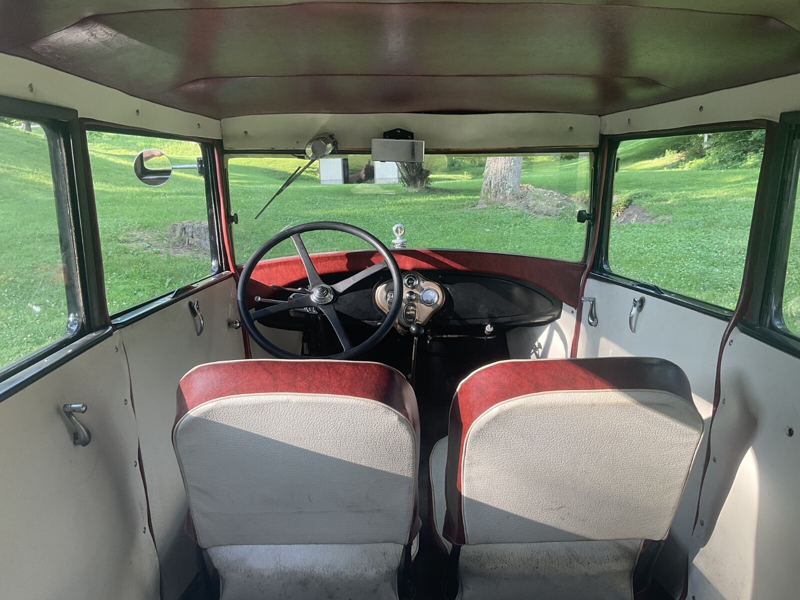 Ford-Model-A-1929-Sedan-15