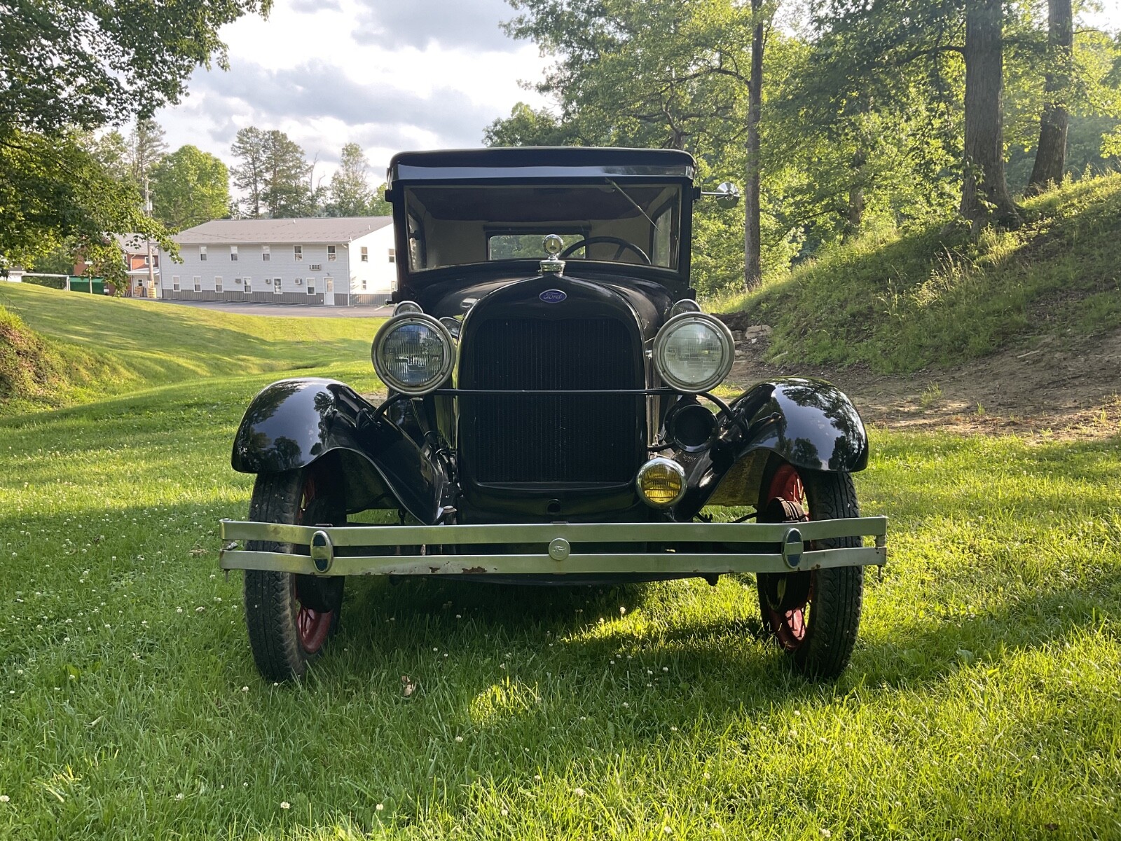 Ford-Model-A-1929-Sedan-2