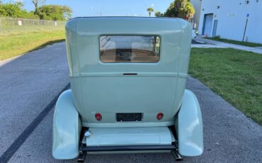 Ford-Model-A-1929-sedan-10
