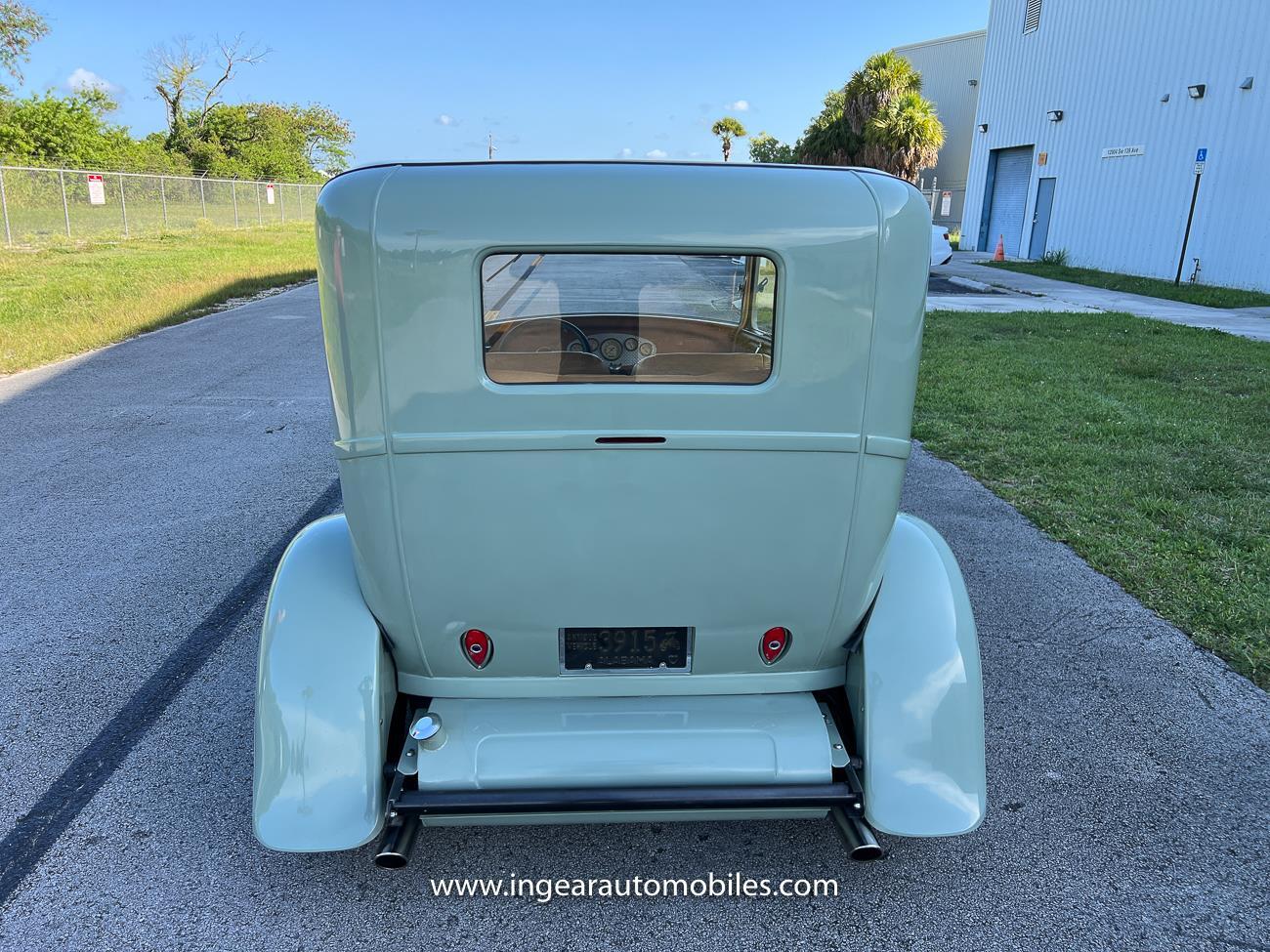 Ford-Model-A-1929-sedan-10