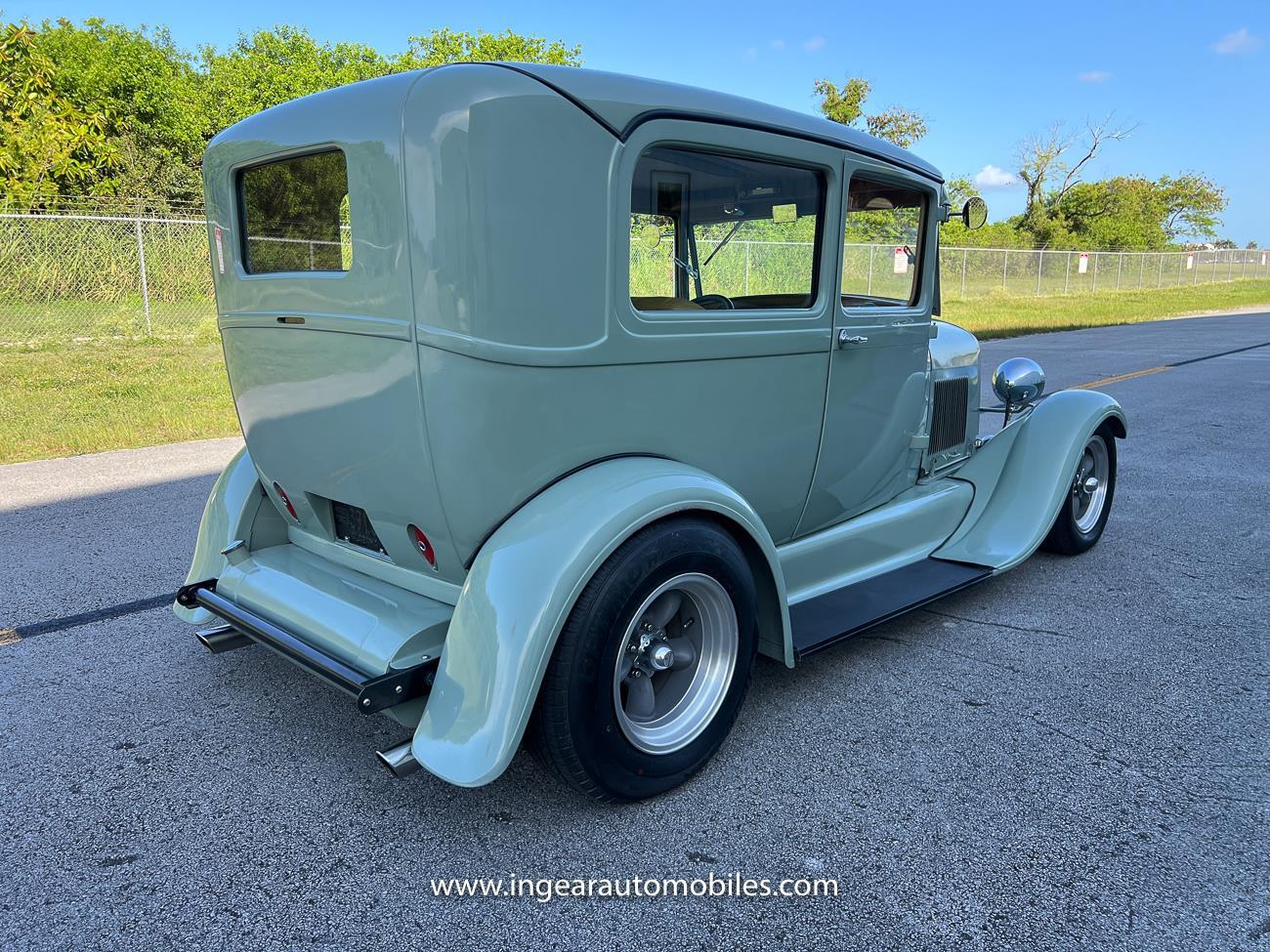 Ford-Model-A-1929-sedan-11