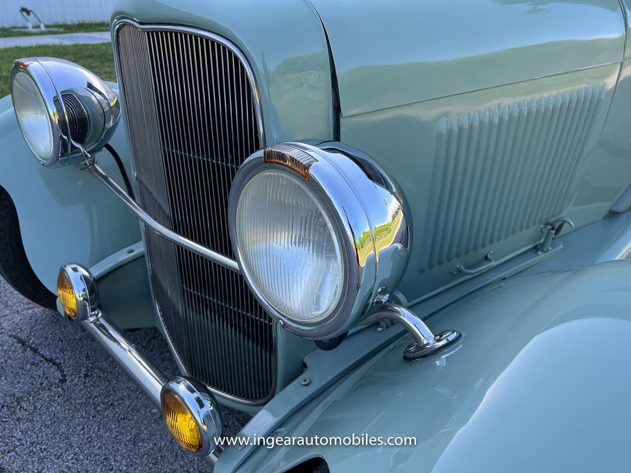 Ford-Model-A-1929-sedan-17