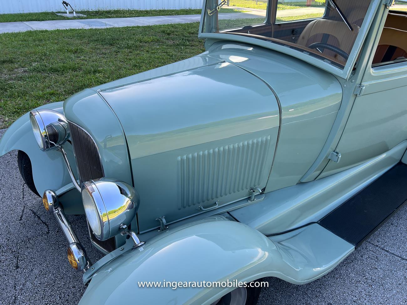Ford-Model-A-1929-sedan-18