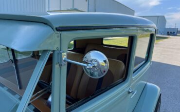 Ford-Model-A-1929-sedan-21