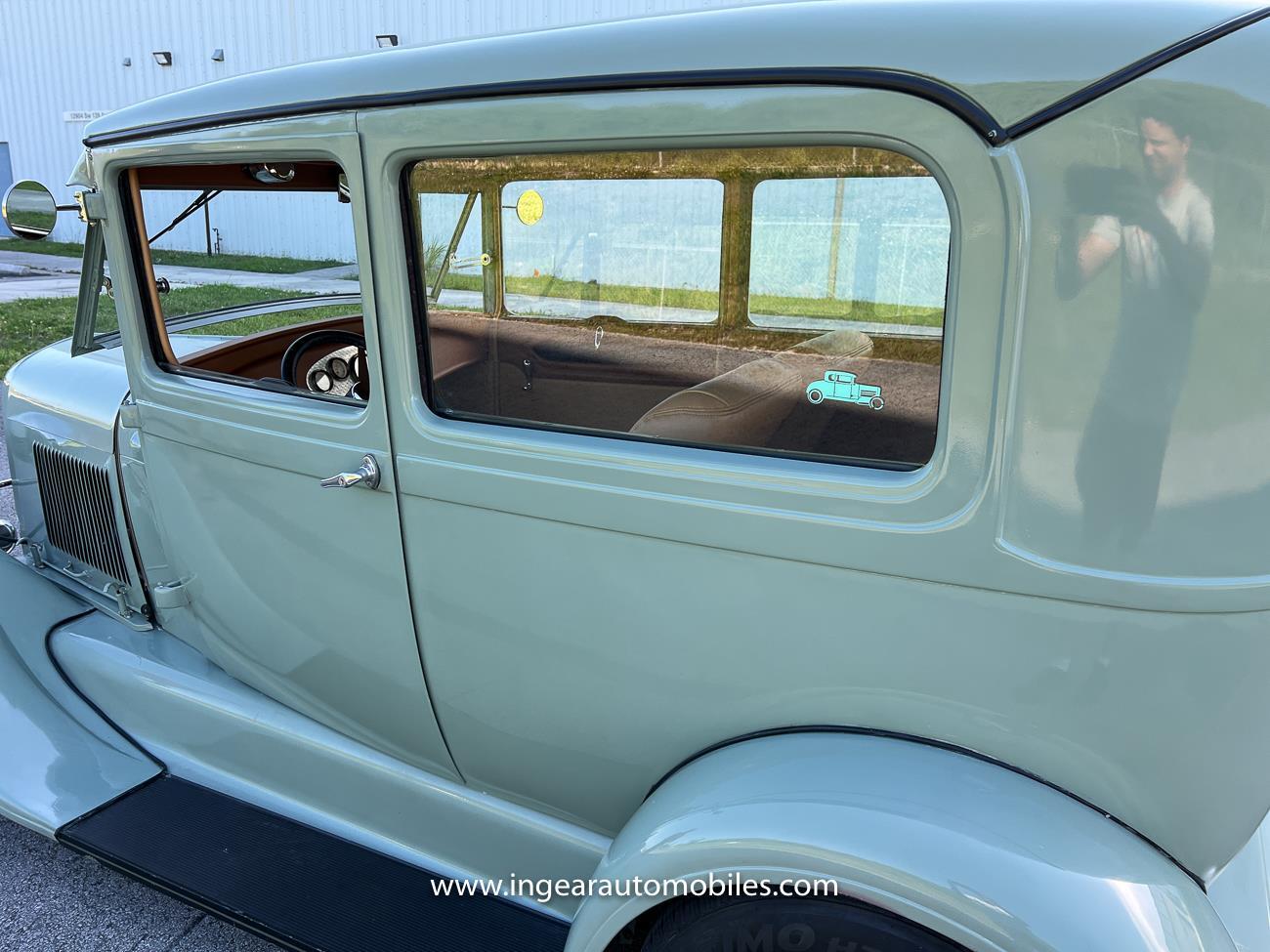 Ford-Model-A-1929-sedan-23