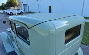 Ford-Model-A-1929-sedan-27