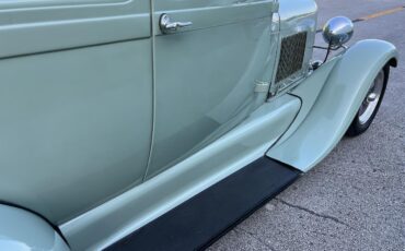 Ford-Model-A-1929-sedan-36