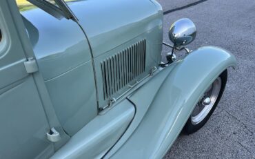 Ford-Model-A-1929-sedan-39