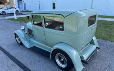 Ford-Model-A-1929-sedan-4