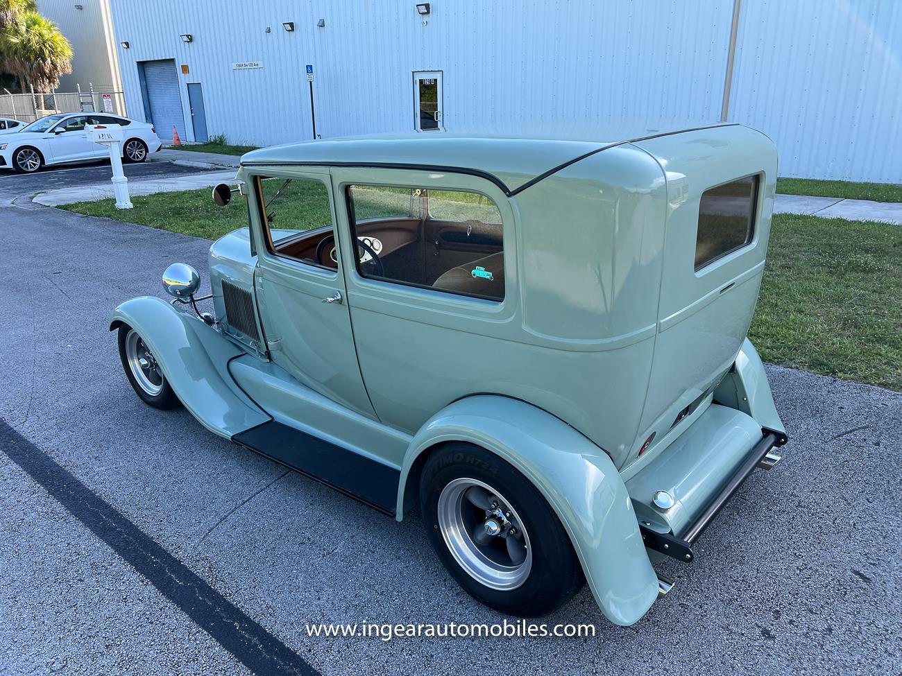 Ford-Model-A-1929-sedan-4