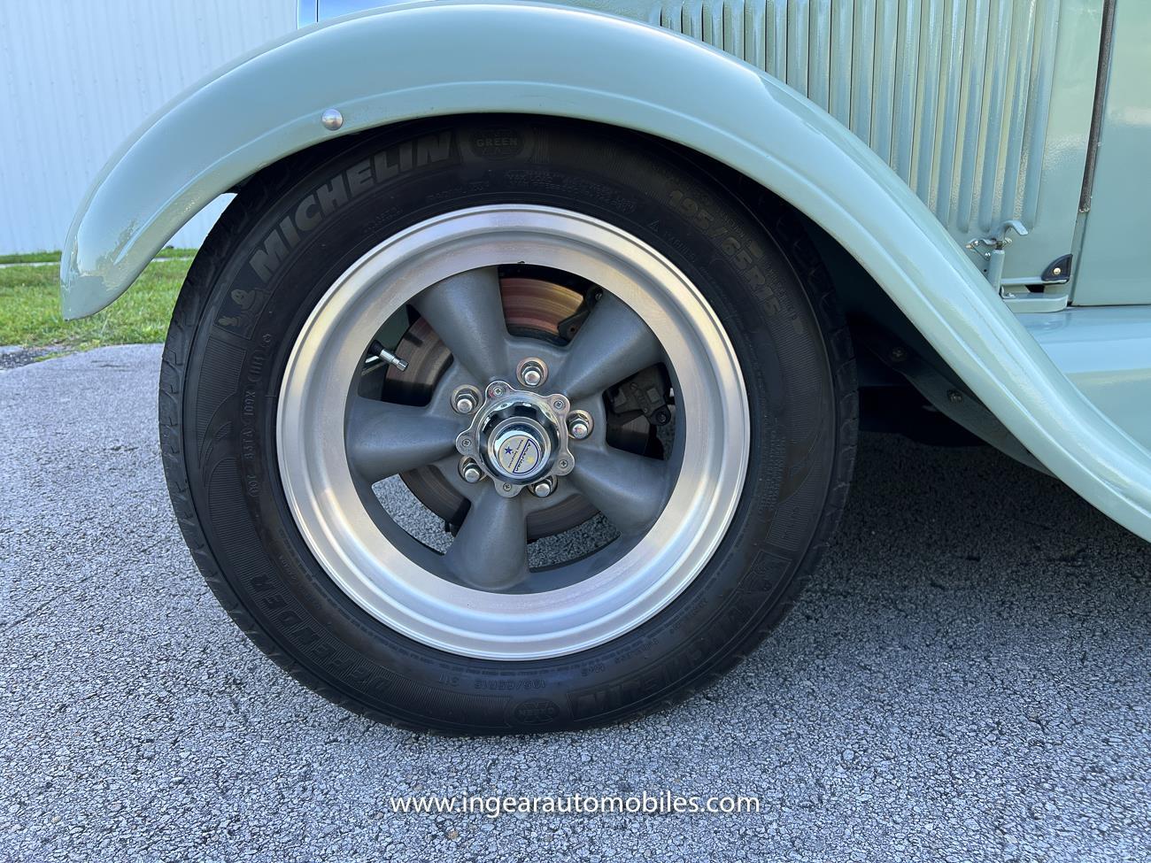 Ford-Model-A-1929-sedan-6