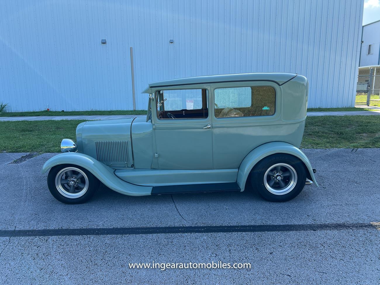 Ford-Model-A-1929-sedan-9