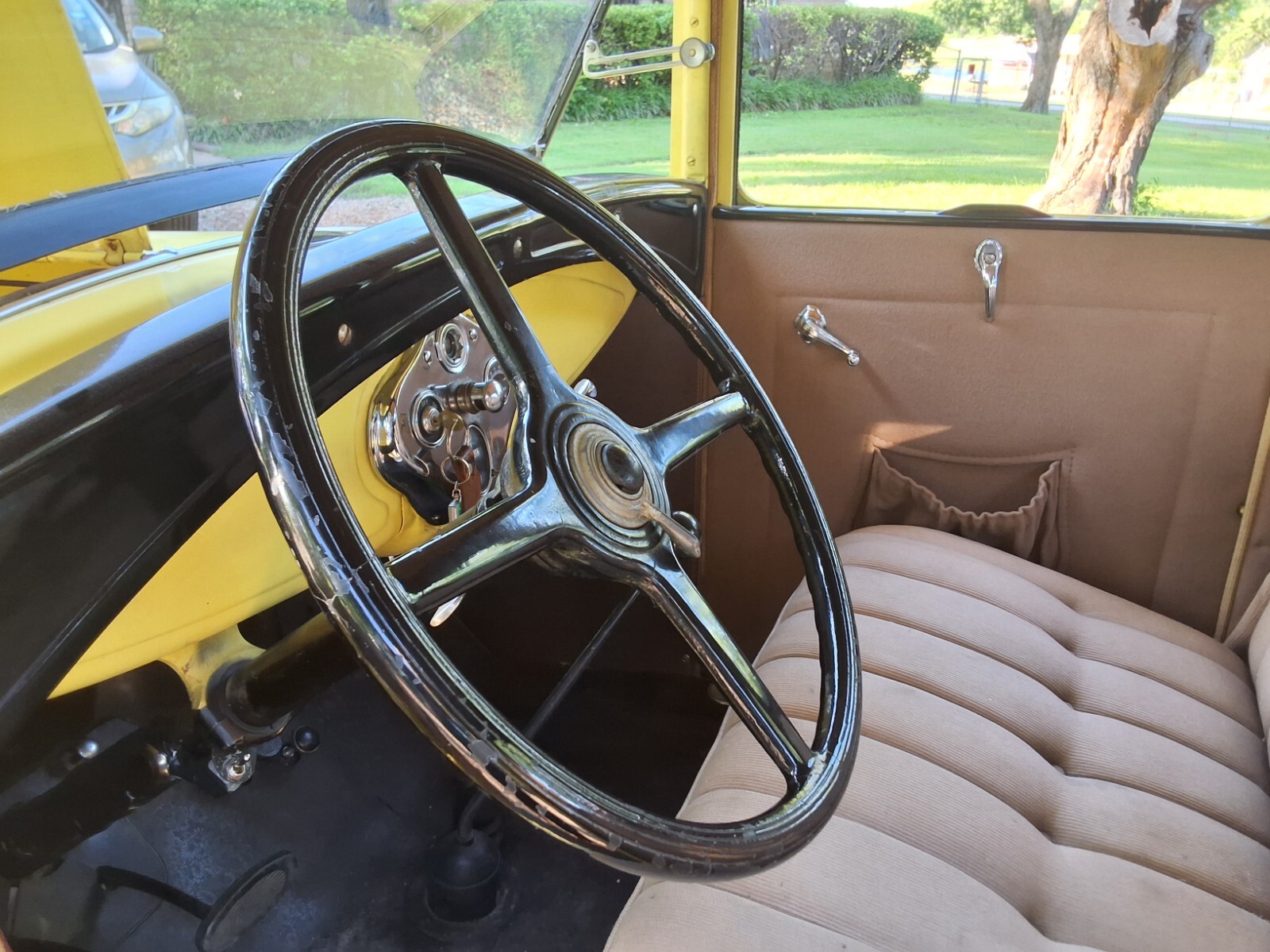 Ford-Model-A-1930-Coupe-11