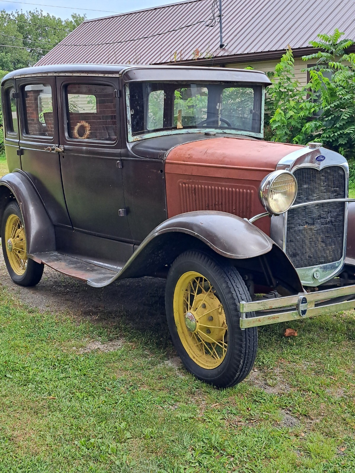 Ford-Model-A-1930-Sedan-1
