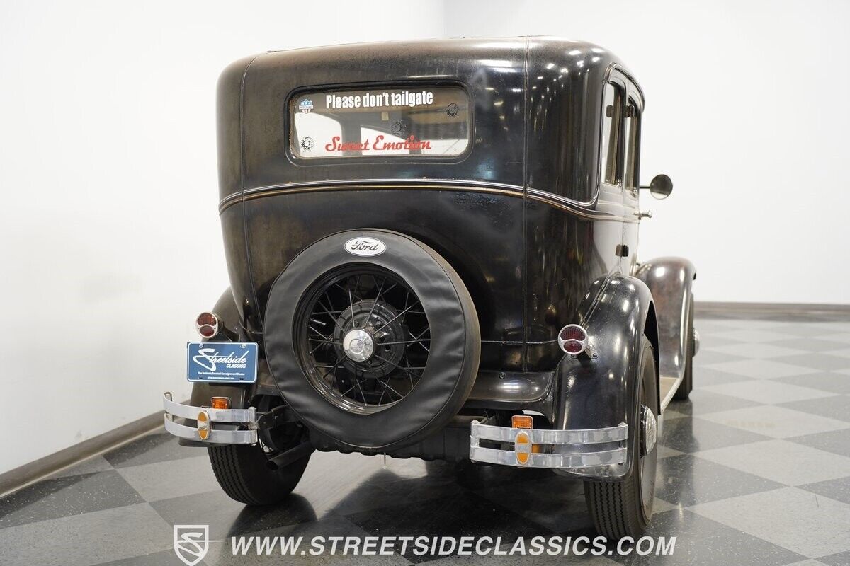 Ford-Model-A-1931-Sedan-10